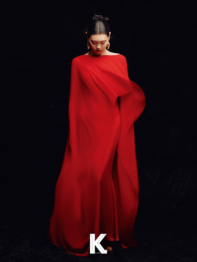 Ethnic Fashion Studio - 2026年新作ファッション高級レッドエモーションレトロスタジオポートレート写真撮影衣装民族風女性用エスニックステージ衣装