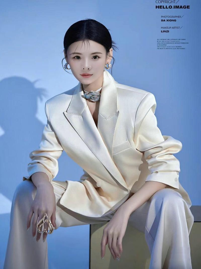 Ethnic Fashion Studio - ファッショナブルな西洋スーツセット写真スタジオ新作ステージ衣装エスニック婦人服2024年夏ポートレートアート写真