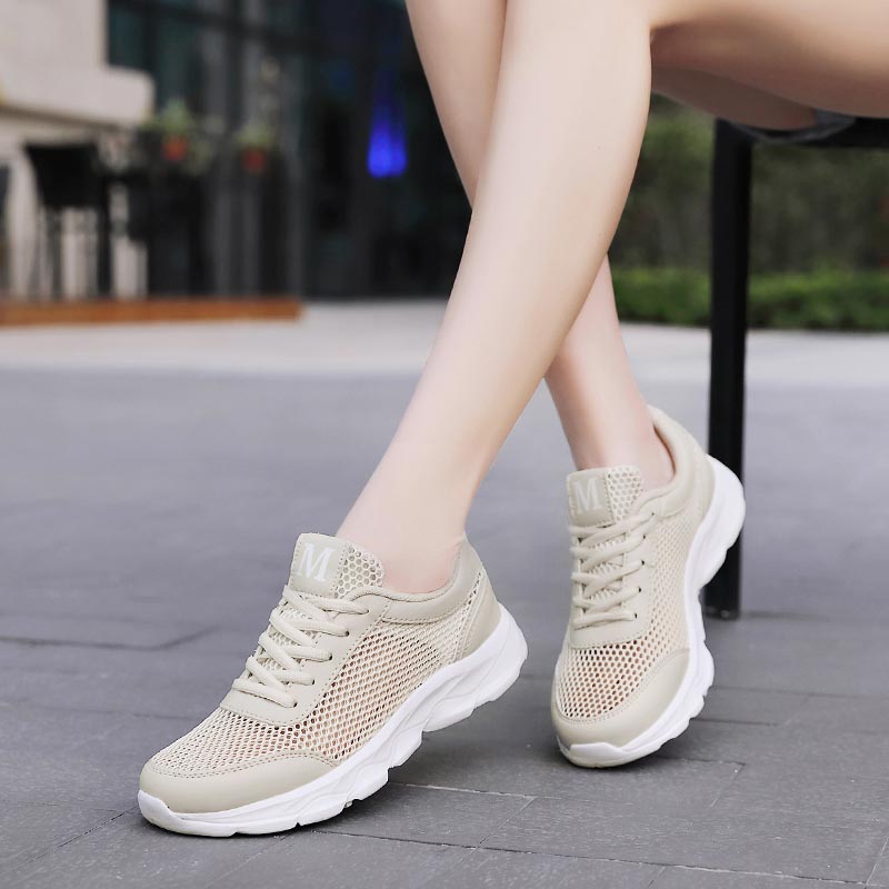 女性用通気性メッシュスニーカー,軽量ランニングシューズ,ベー - Ethnic Fashion Show Ideas のレビューと価格