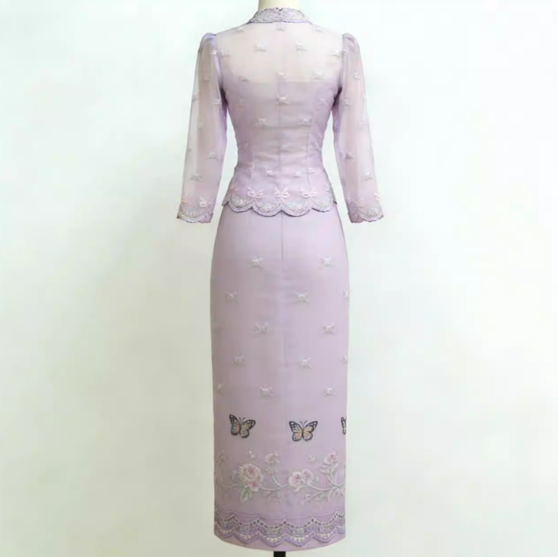 リトルニヨーニャ婦人服 蝶と花の刺繍レースVネックセット - Batik Sarong Wrap のレビューと価格