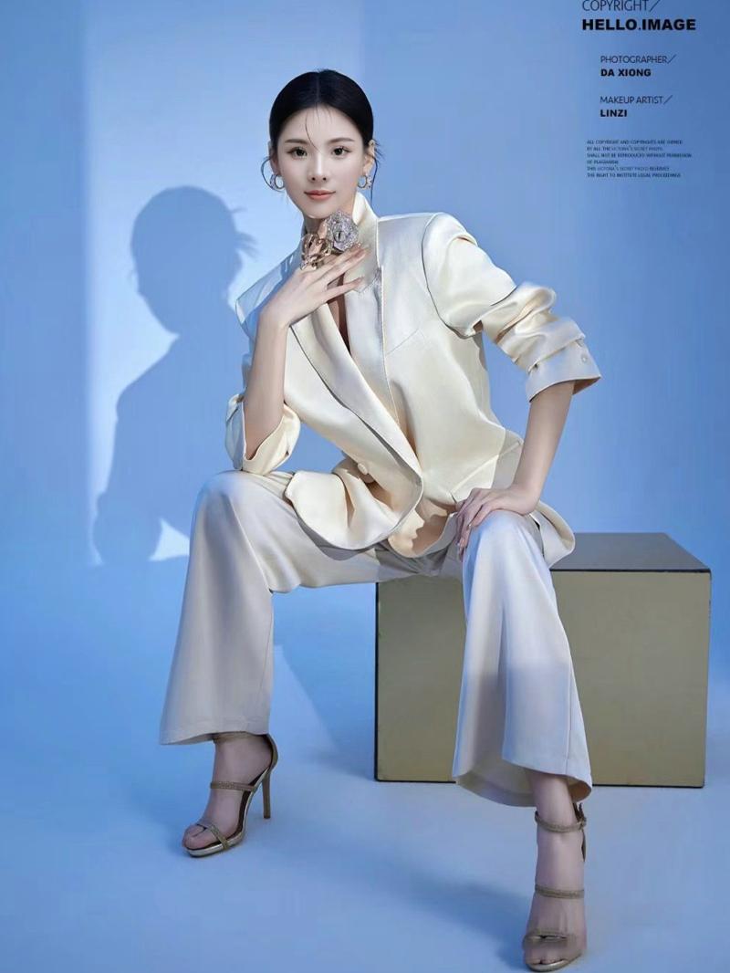 ファッショナブルな西洋スーツセット写真スタジオ新作ステージ衣 - Ethnic Fashion Studio のレビューと価格