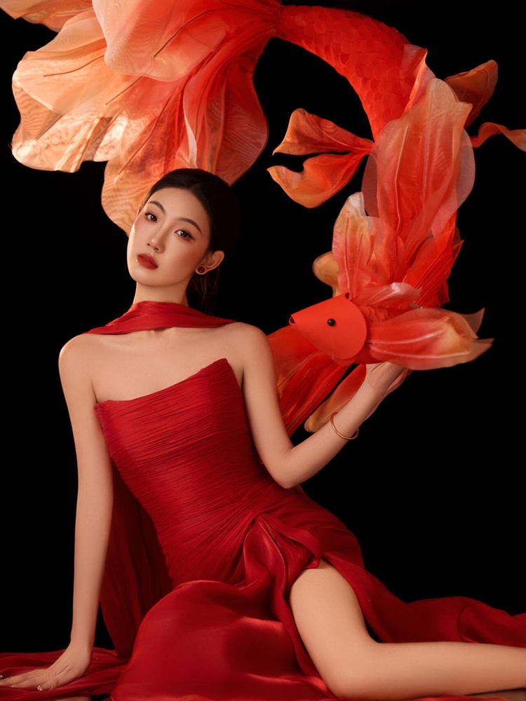2026 新年赤い幸運の鯉中国風ドレススタジオ写真撮影伝統衣 - Ethnic Fashion Studio のレビューと価格