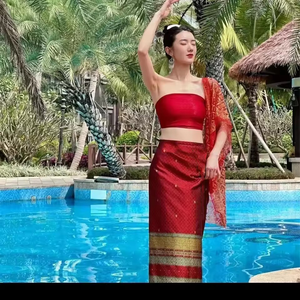 女性のタイの伝統的な服 2 セットタイドレス民族衣装 Dai - Batik Sarong Wrap のレビューと価格